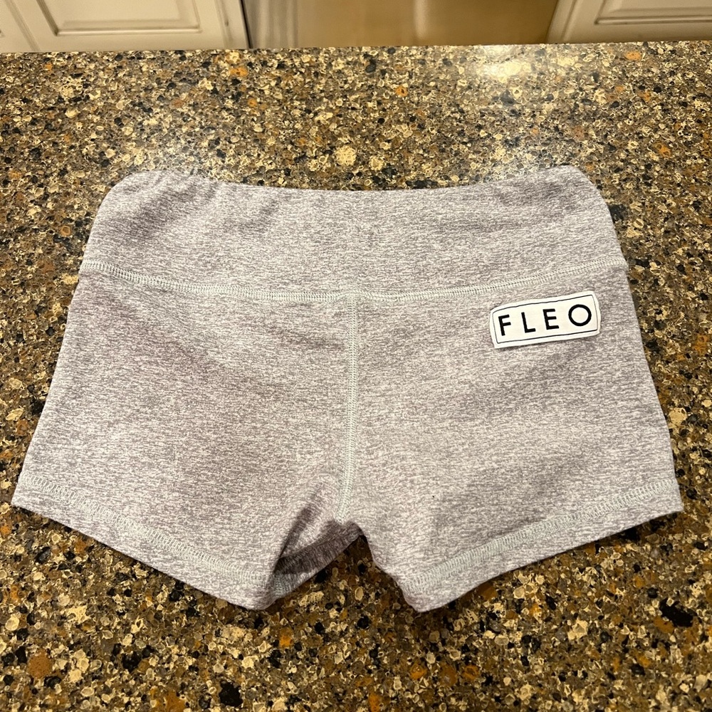Fleo shorts- Size XS